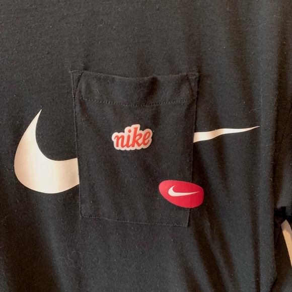 Vintage Nike medium length cropped black athletic t-shirt - Picture 3 of 4